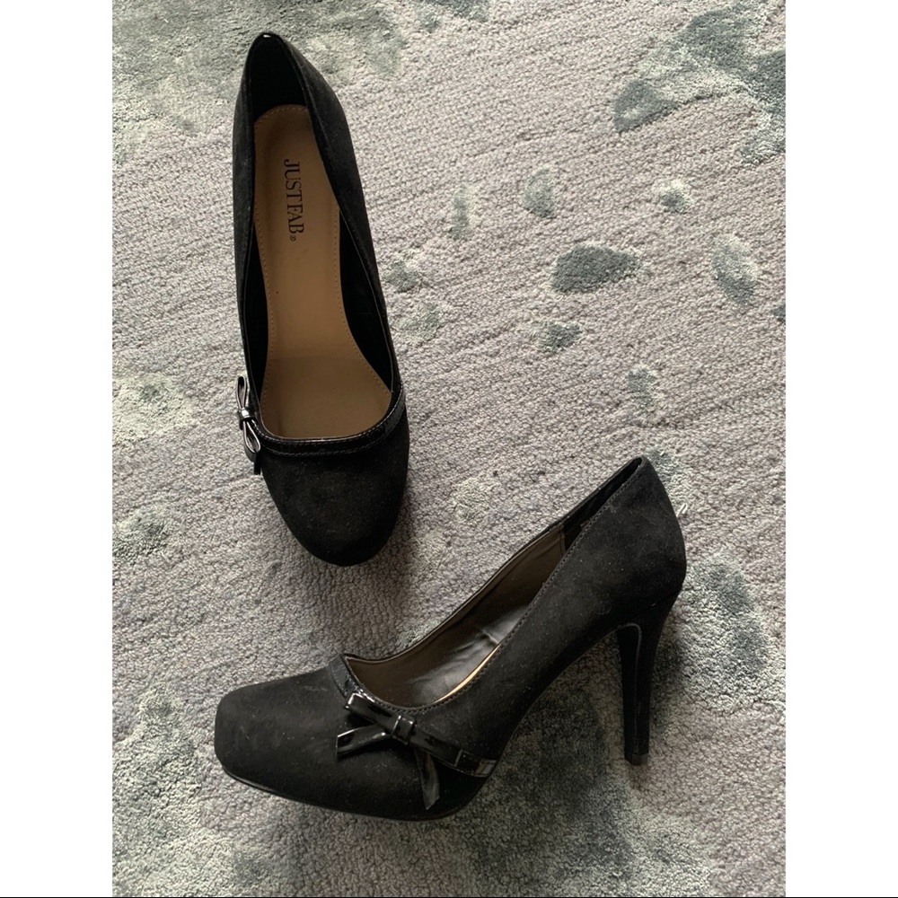 JustFab 8.5 black heels with leather bow ties. BRAND NEW